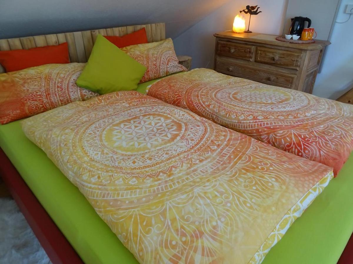 Wohlfuehlhaus Immenstaad Bed & Breakfast อิมเมนชตาด อัม โบเดนเซ ภายนอก รูปภาพ